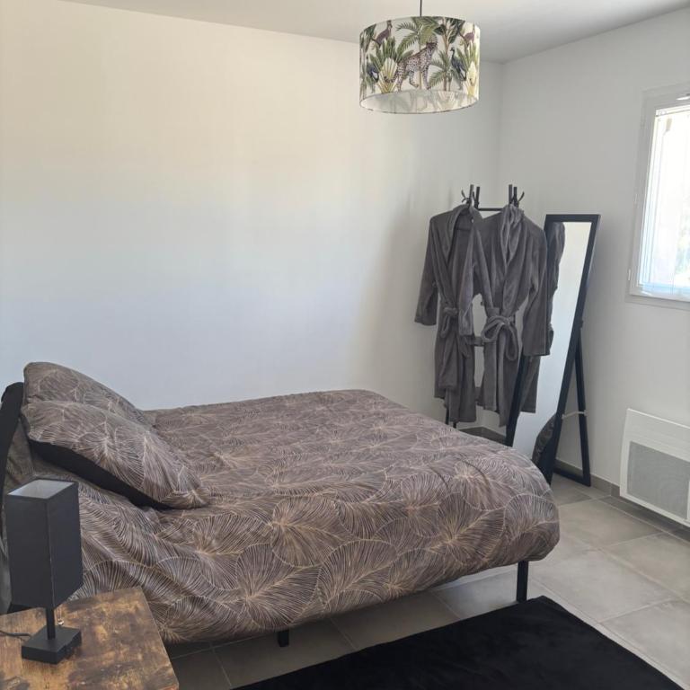 la pause detente, villa climatisée avec jardin et parking privés, à 5 mn de la mer, au calme - Casa con 1 dormitorio - 22