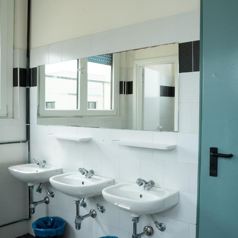 EuroCamp Cesenatico - Camera Familiare con Bagno - 4