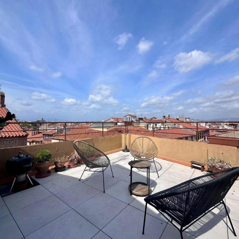 Charming duplex with 2 terraces - One-Bedroom Apartment - 2