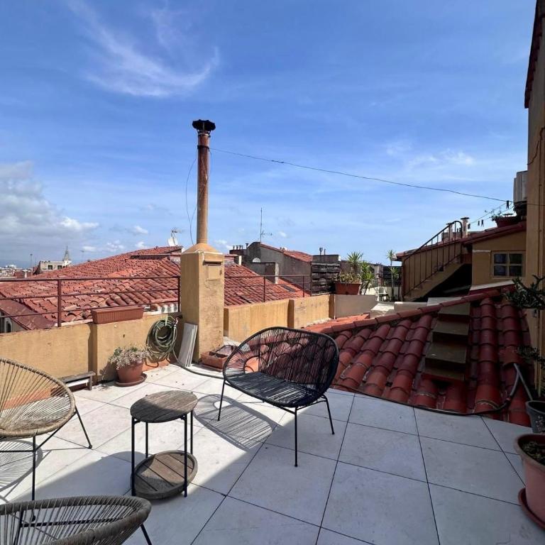 Charming duplex with 2 terraces - One-Bedroom Apartment - 7