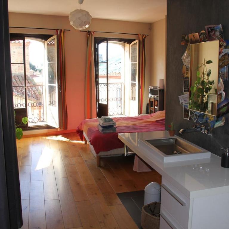 Charming duplex with 2 terraces - One-Bedroom Apartment - 10