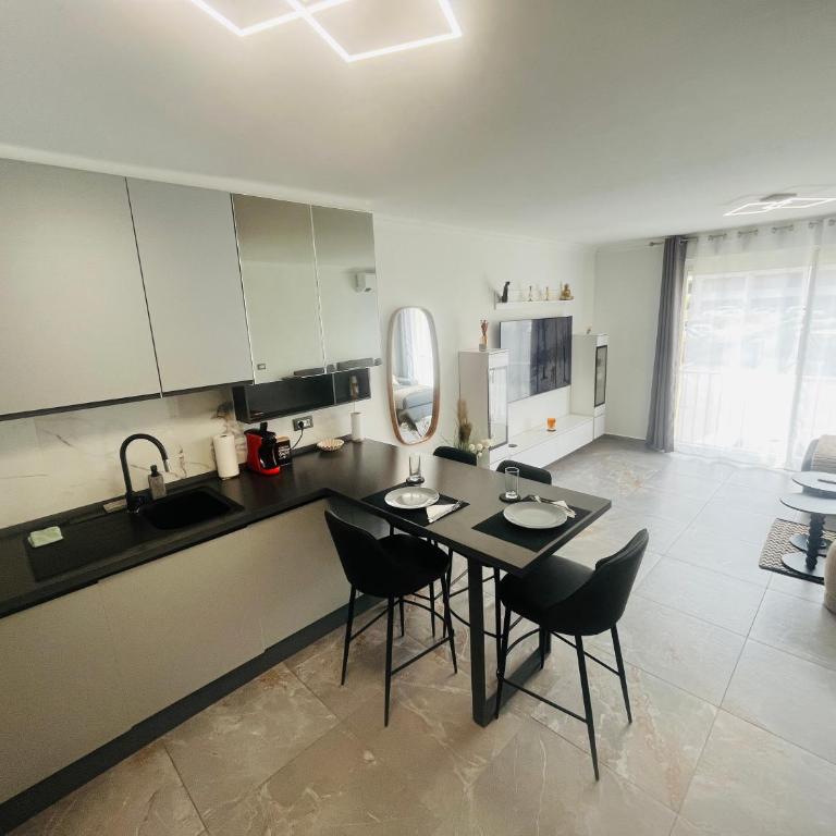 Centre Calvi - Plage à 150 m - Clim - Wifi - Appartement 1 Chambre - 4