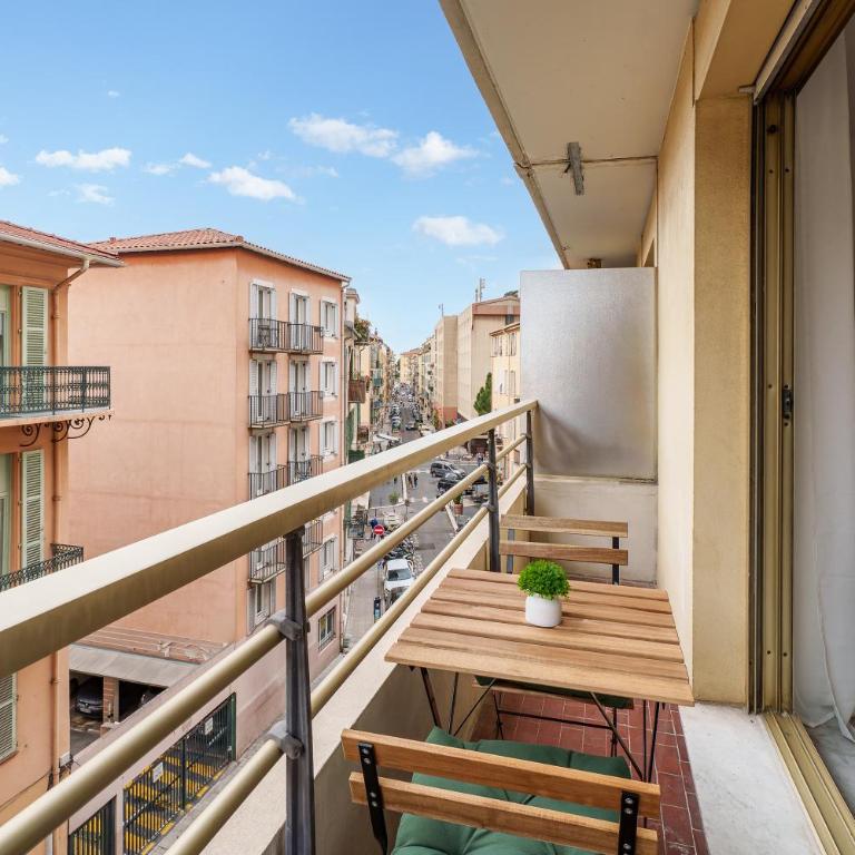 Nice Renting - 2PHILIBERT - Bohemian Terrace Port & Green Promenade - Apartamento de 1 Dormitorio con balcón y vistas a la ciudad - 4