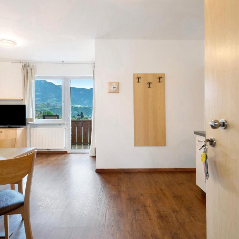 Residence Sonngart - Two-Bedroom Deluxe Apartment with Garden View - 23