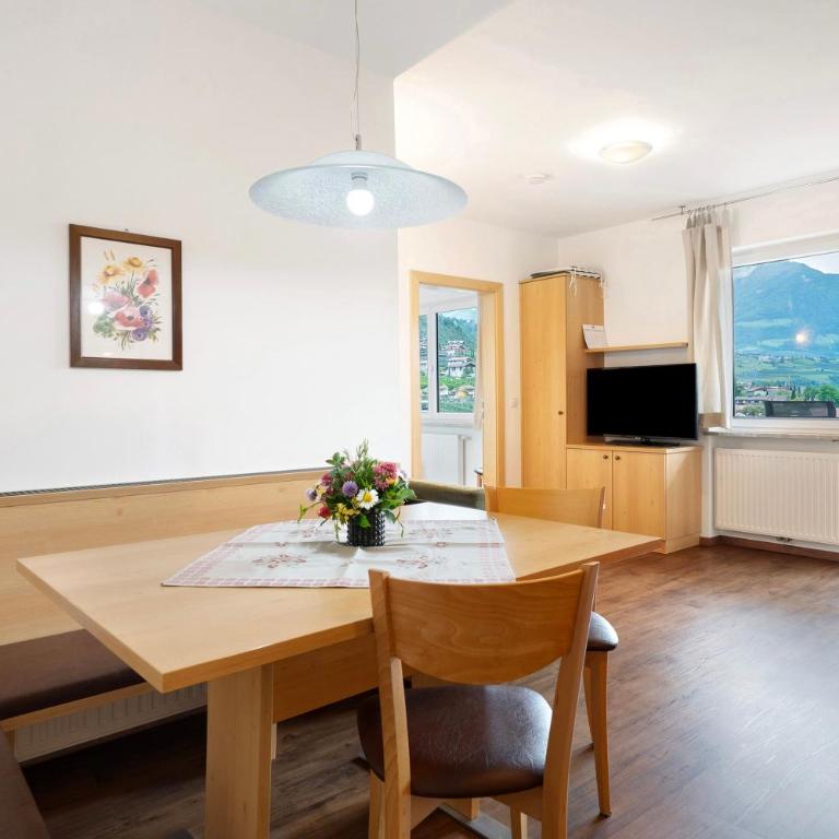 Residence Sonngart - Two-Bedroom Deluxe Apartment with Garden View - 1