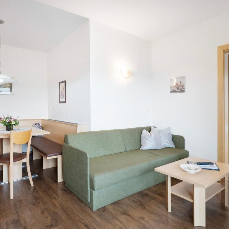 Residence Sonngart - Two-Bedroom Deluxe Apartment with Garden View - 6