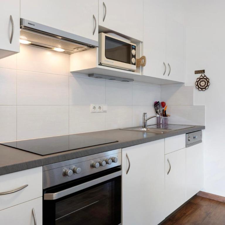 Residence Sonngart - Two-Bedroom Deluxe Apartment with Garden View - 9
