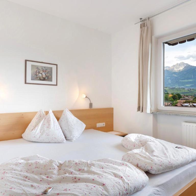 Residence Sonngart - Two-Bedroom Deluxe Apartment with Garden View - 12