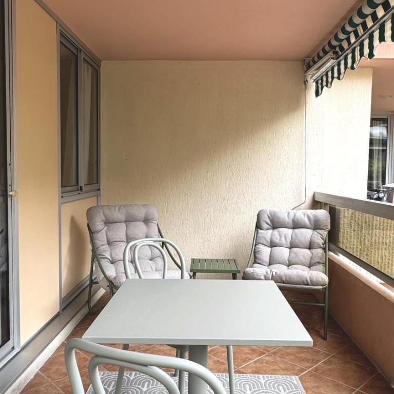 Cozy Studio, Pool & Beaches 2 min away - Appartement 1 Chambre - 3