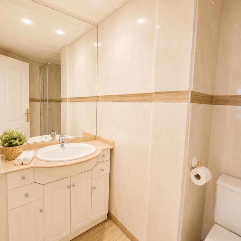 G&G Isla Marina Puerto - Two-Bedroom Apartment - 24