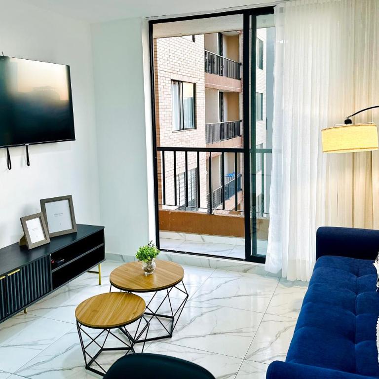 Apto top con AC, balcón y buena ubicación - Apartamento de 2 dormitorios - 2