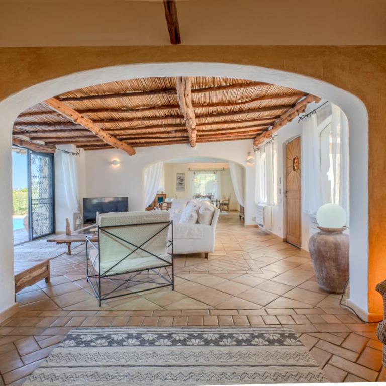 Villa Flor, Exclusive House with Pool in Stintino - Villa - 2