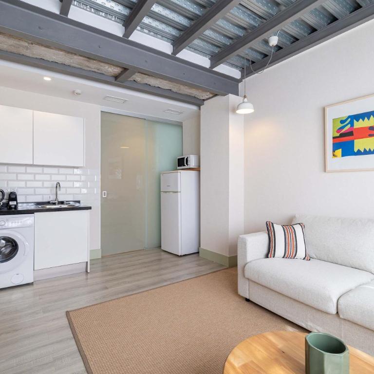 Bright Ground Floor Apt - 700m to Beach - Apartamento - 9