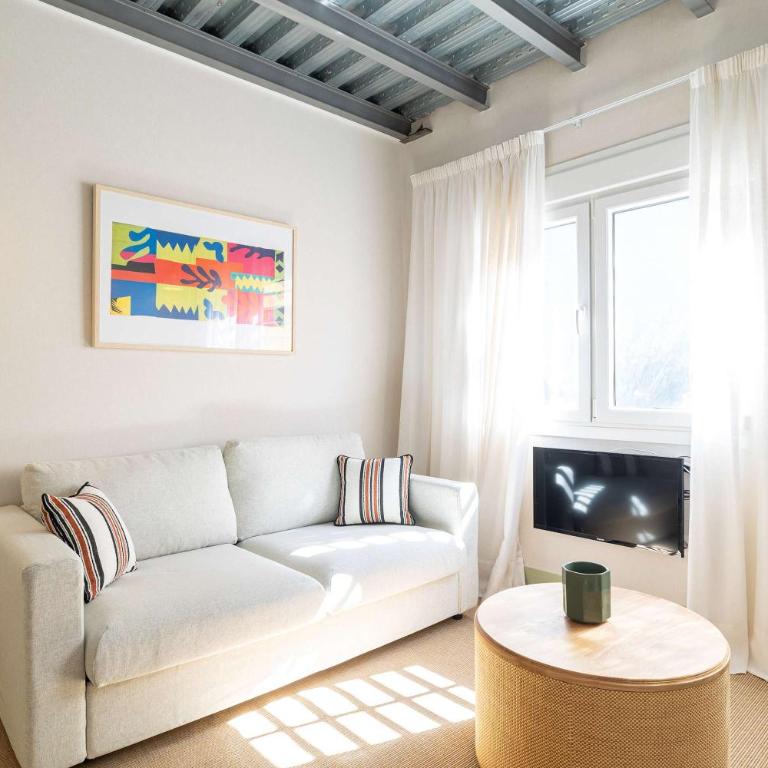 Bright Ground Floor Apt - 700m to Beach - Apartamento - 11