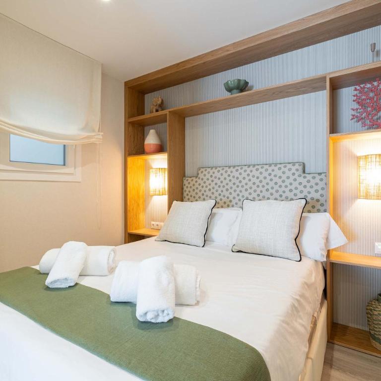 Bright Ground Floor Apt - 700m to Beach - Apartamento - 2