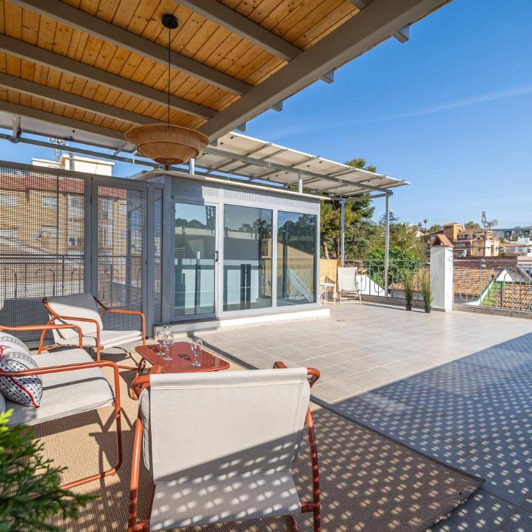 Modern 1BR Ground Floor Apart - Walk to Beach - Apartamento - 1