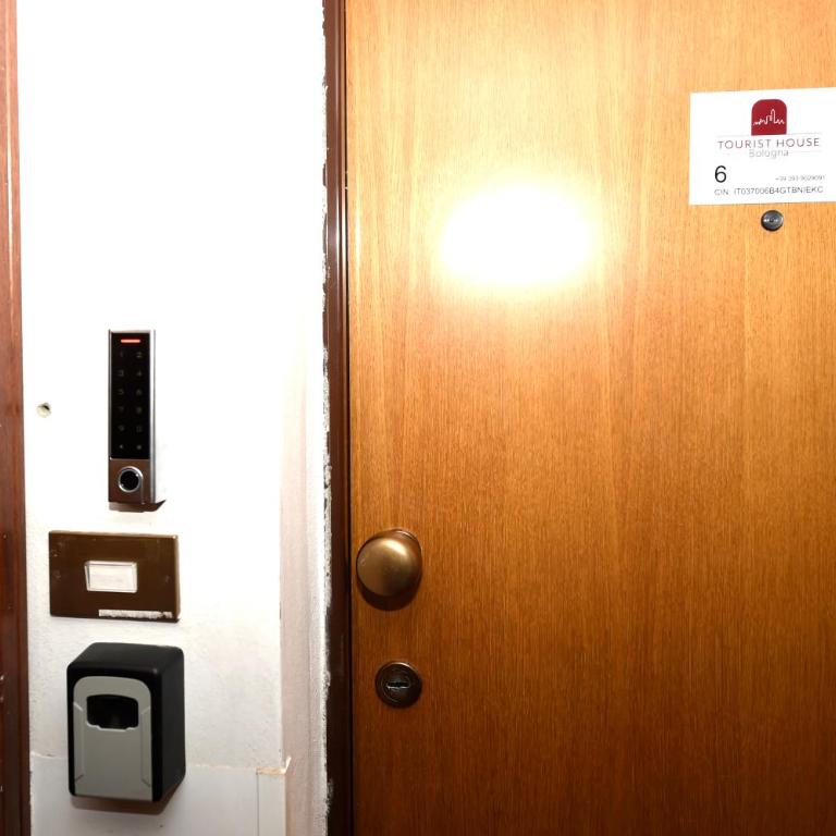 8- Tourist House Bologna - Light House - Self check-in - Appartamento - 25