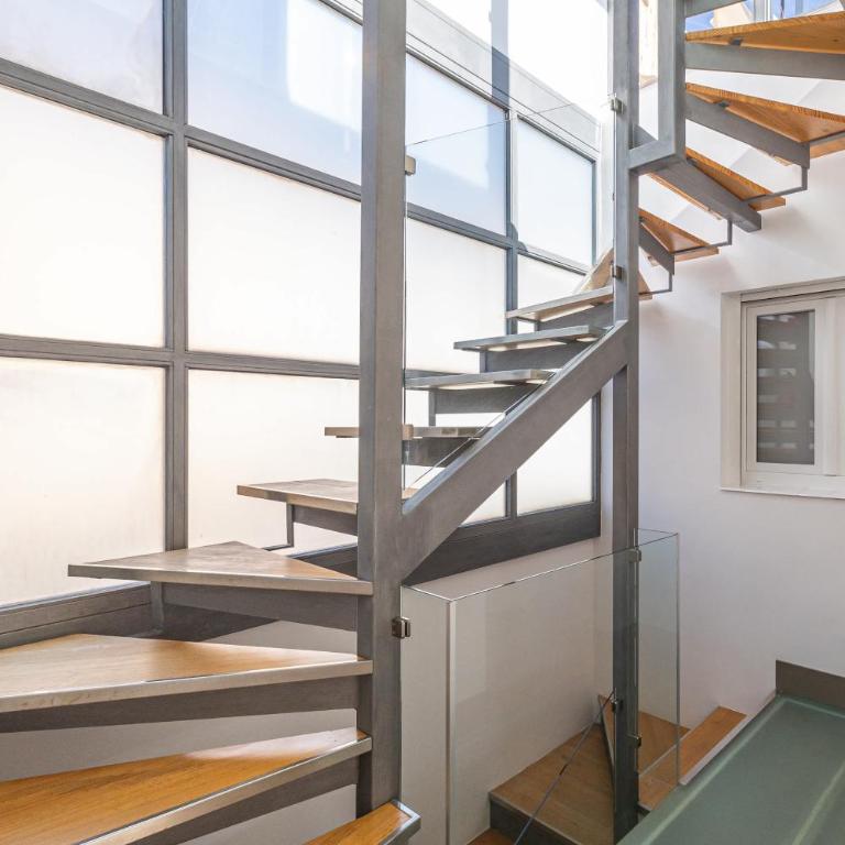 Bright Ground Floor Apt - 700m to Beach - Apartamento - 30