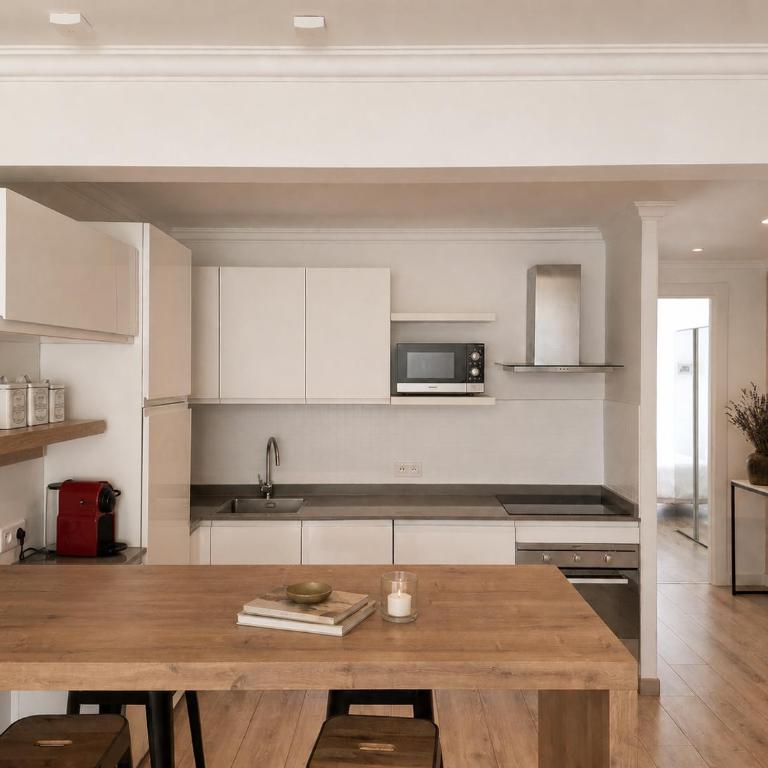 Heart of Nice, Beach 3min, 3 AC Units, Balcony with 4-Seater Dining! - Appartement 2 Pièces - 13