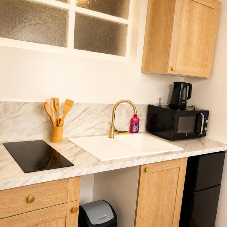 Appartement rénové 1er étage 45m2 avec JARDIN ET JACUZZI - Apartamento de 1 dormitorio - 9