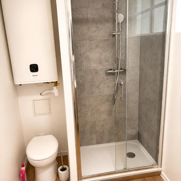 Appartement rénové 1er étage 45m2 avec JARDIN ET JACUZZI - Apartamento de 1 dormitorio - 25