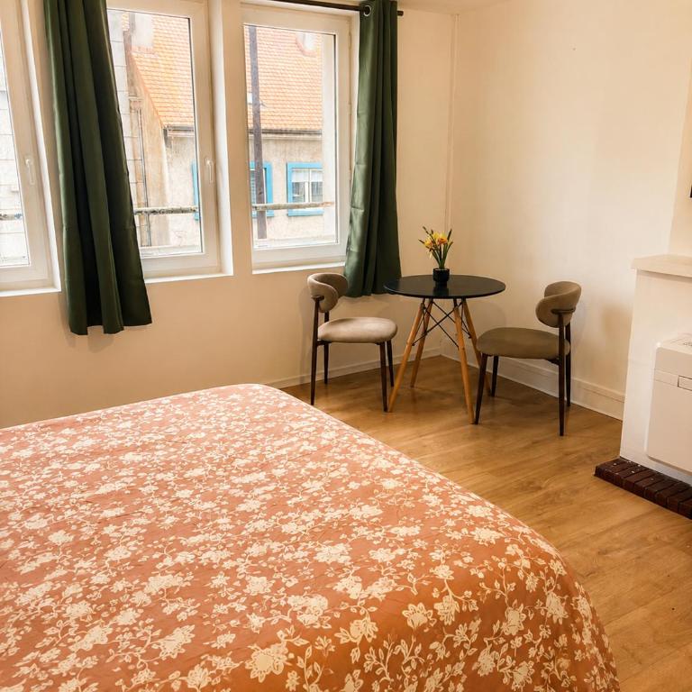 Appartement rénové 1er étage 45m2 avec JARDIN ET JACUZZI - Apartamento de 1 dormitorio - 12