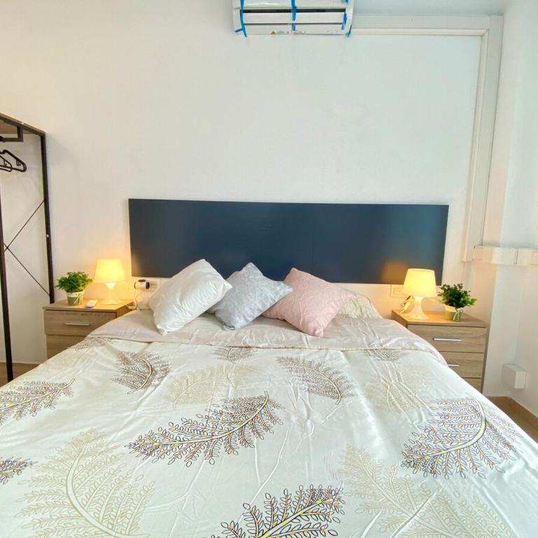 Family Apartment near Metro Blue Line - Apartment - 24