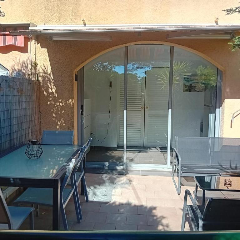 Charmant Studio en rez de jardin dans propriété privé pour 4 personnes - Appartement - Rez-de-Chaussée - 28