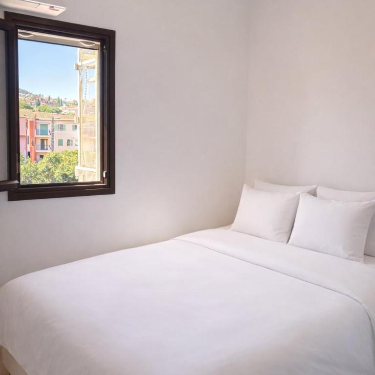 Exceptional Sea-View Apartment, 3 min from Station, Port & Château Views, 2 Parking Spaces - Two-Bedroom Apartment - 10