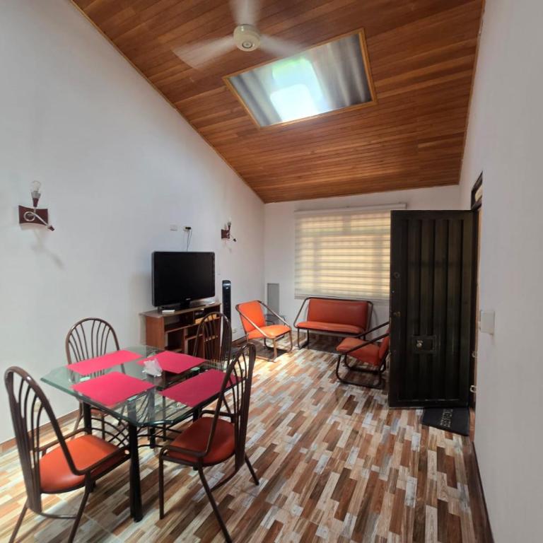 Excelente Casa Familiar - Casa de 3 dormitorios - 15