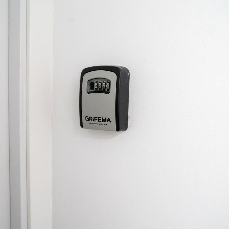 Hostale Blas Cabrera Madrid - Twin Room with Shared Bathroom - 13