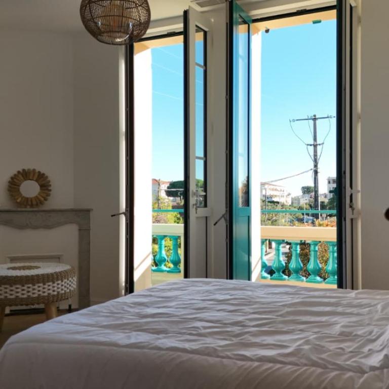 Superbe Appartement 4 pièces dans Villa de charme rénovée proche plages et centre ville d'Antibes, Côte d'Azur - Three-Bedroom Apartment - 8