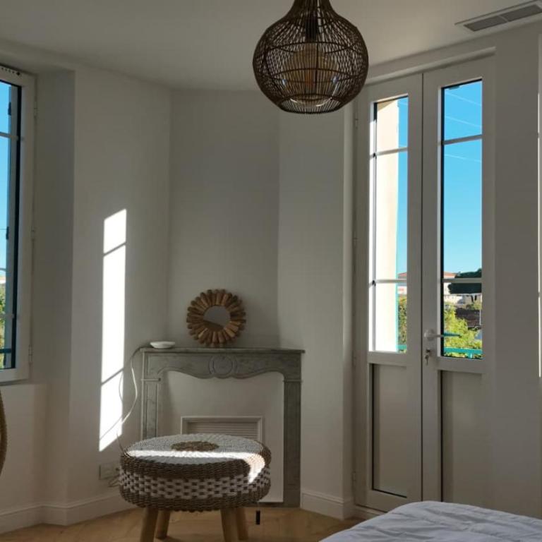 Superbe Appartement 4 pièces dans Villa de charme rénovée proche plages et centre ville d'Antibes, Côte d'Azur - Three-Bedroom Apartment - 9