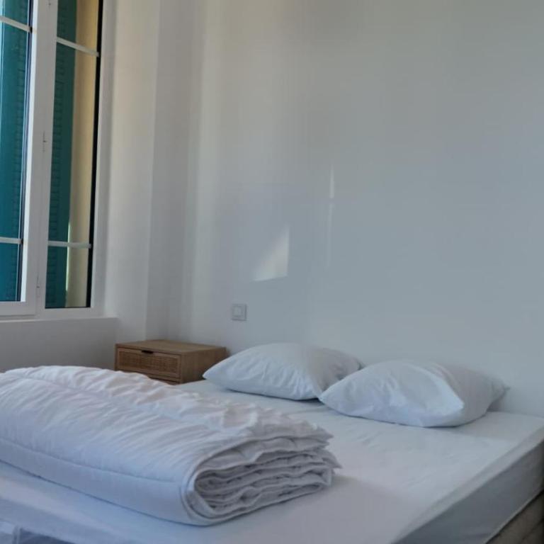 Superbe Appartement 4 pièces dans Villa de charme rénovée proche plages et centre ville d'Antibes, Côte d'Azur - Three-Bedroom Apartment - 12