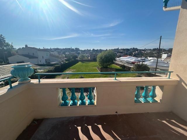 Superbe Appartement 4 pièces dans Villa de charme rénovée proche plages et centre ville d'Antibes, Côte d'Azur - Three-Bedroom Apartment - 14