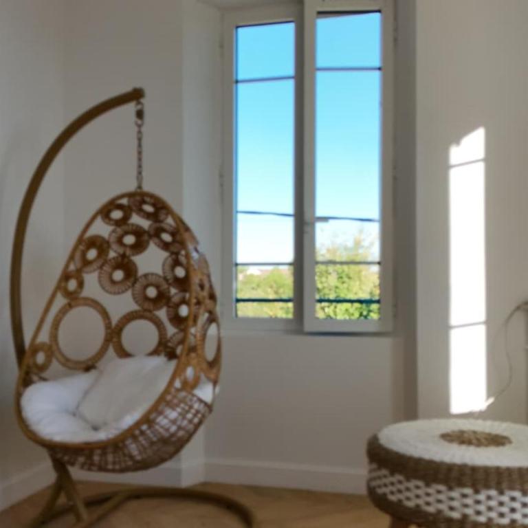 Superbe Appartement 4 pièces dans Villa de charme rénovée proche plages et centre ville d'Antibes, Côte d'Azur - Three-Bedroom Apartment - 1
