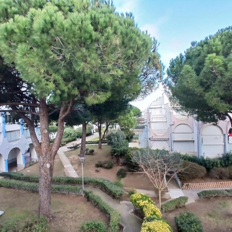 Studio cosy avec piscines à 5 min de la plage - Appartement - Vue sur Jardin - 27
