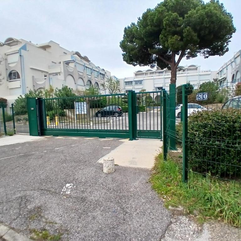 Studio cosy avec piscines à 5 min de la plage - Appartement - Vue sur Jardin - 43