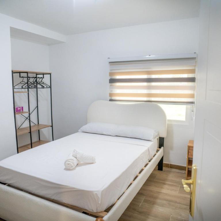 Hostale Blas Cabrera Madrid - Twin Room with Shared Bathroom - 5