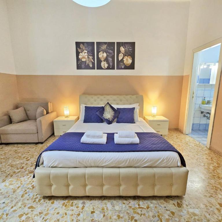 Sweet Life Guesthouse Hospety Group - Camera Tripla con Bagno - 3
