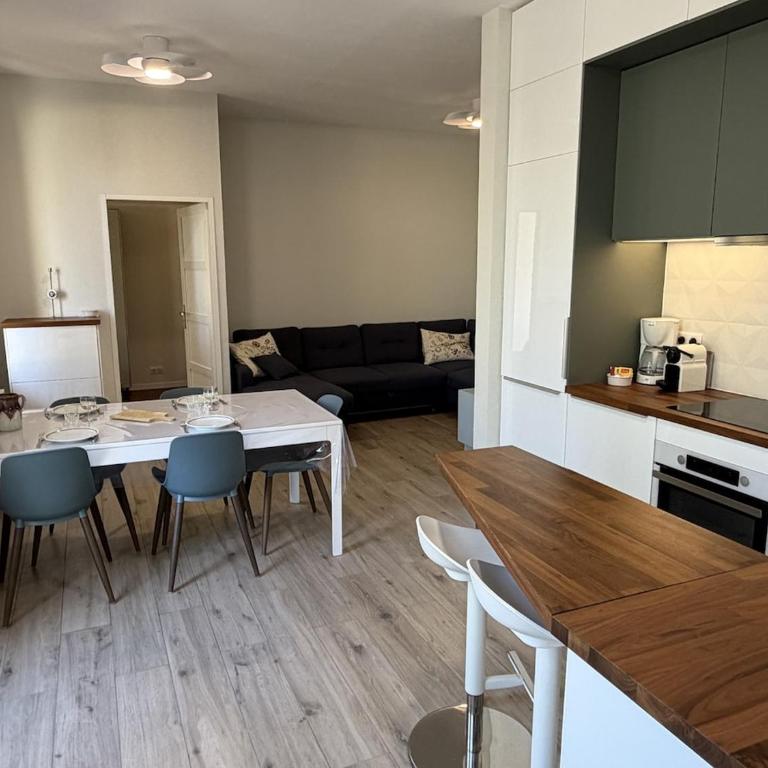 Figuerolles Ground floor of villa - Two-Bedroom Apartment - 1