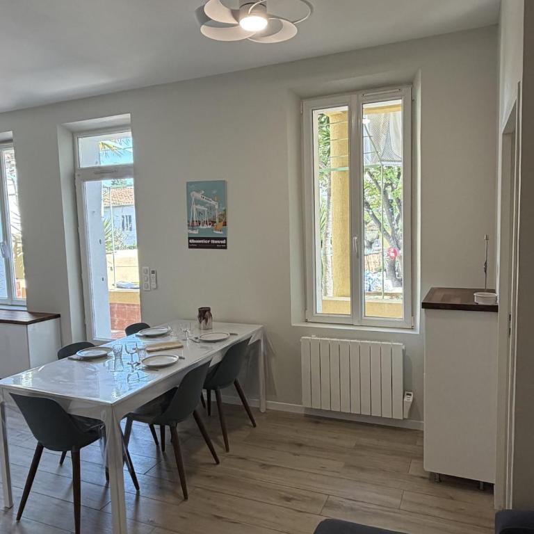 Figuerolles Ground floor of villa - Two-Bedroom Apartment - 3