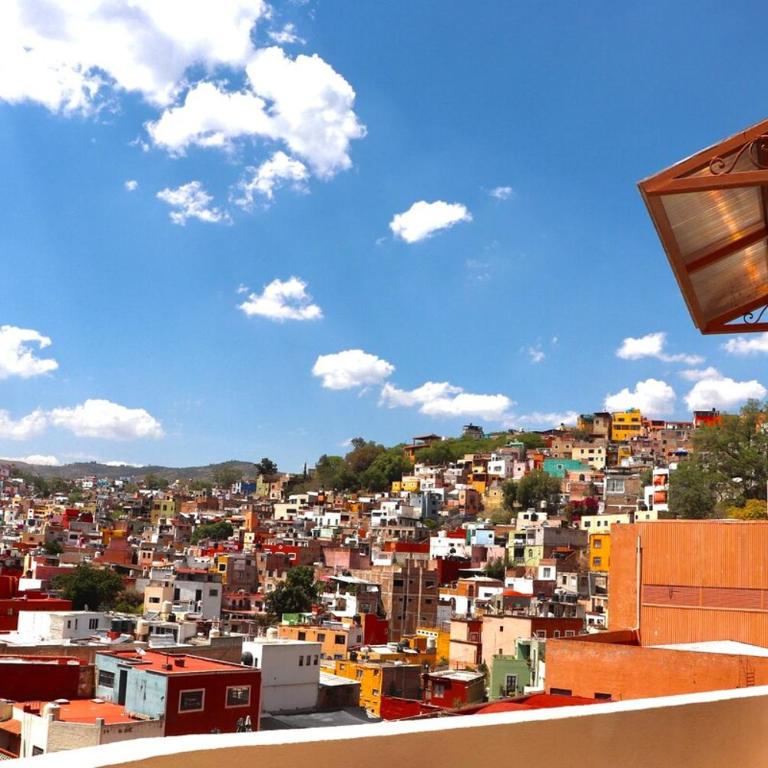 Casa amplia en el centro de Guanajuato - Three-Bedroom House - 36