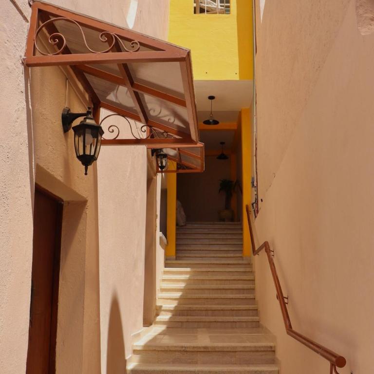 Casa amplia en el centro de Guanajuato - Three-Bedroom House - 31