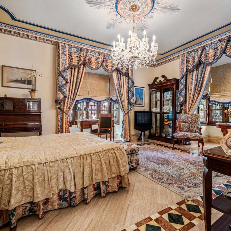 Casa Medusa Luxury Estate in Sierra Blanca, Marbella - Villa - 16
