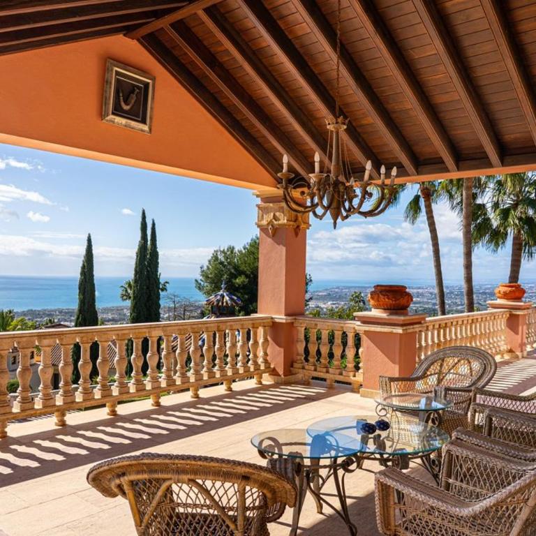 Casa Medusa Luxury Estate in Sierra Blanca, Marbella - Villa - 30