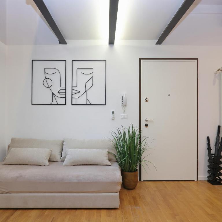 Loft Two Towers Historic Center - 2 BR 2BA - Patio - Two-Bedroom Apartment - 3
