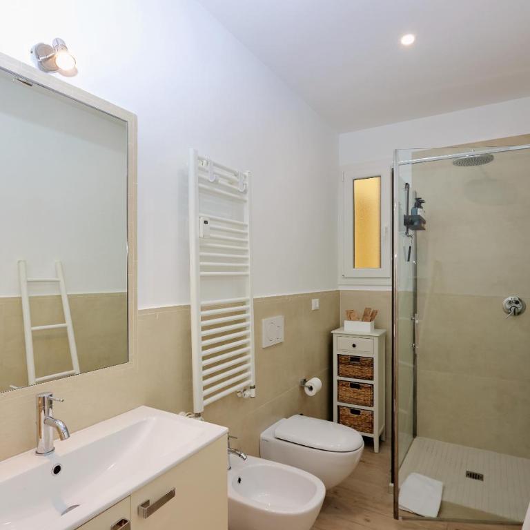 Loft Two Towers Historic Center - 2 BR 2BA - Patio - Two-Bedroom Apartment - 12