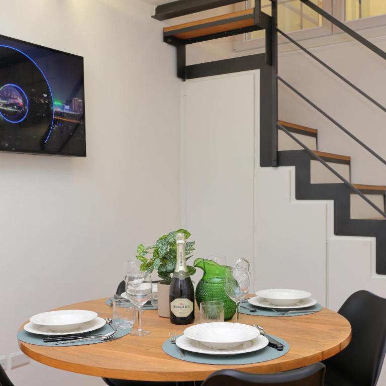 Loft Two Towers Historic Center - 2 BR 2BA - Patio - Two-Bedroom Apartment - 24