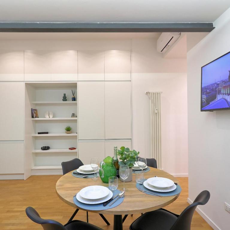 Loft Two Towers Historic Center - 2 BR 2BA - Patio - Two-Bedroom Apartment - 25